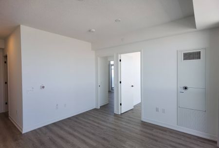 For Lease - 8 Interchange Way Unit# 5506, Vaughan, Ontario - Photo 3