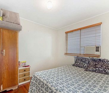 Cosy 2-bedroom unit close to the city! - Photo 1