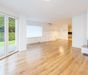 Veľmi pekný 5i rodinný dom 250 m2, s príjemnou záhradou a dvoj-garážou - Photo 4