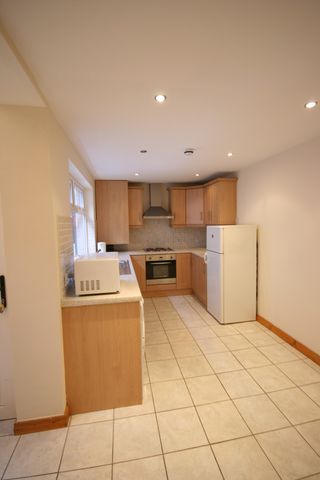 20 Donegall Avenue, Belfast, BT12 6LX - Photo 4