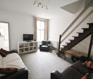 4 bedroom terraced house to rent - Photo 4