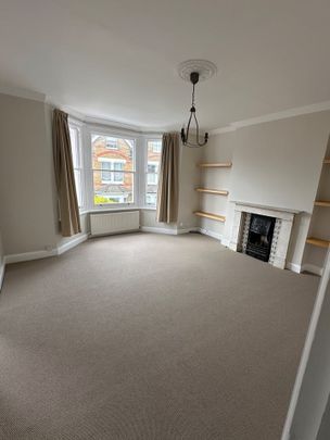 2 Bed Flat, Larkfield Road, TW9 - Photo 1