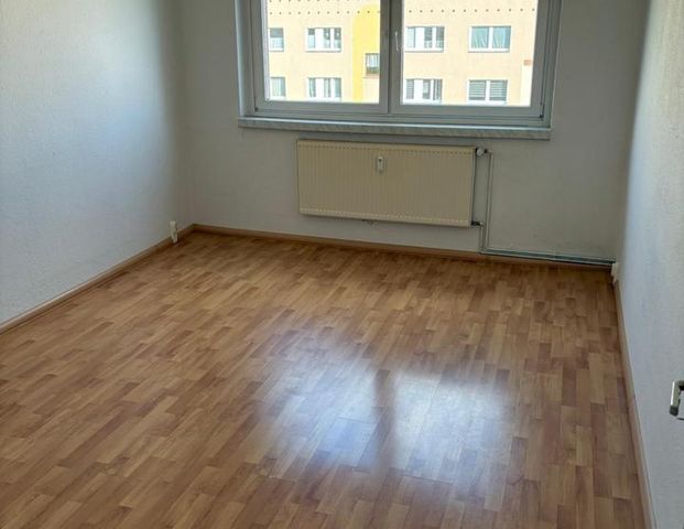 3-Raum-Wohnungen mit Balkon & Tageslichtbad – zentral in Stendal - Foto 1