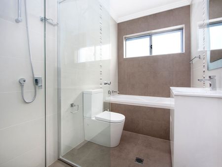 Spacious Sylvania Duplex - Photo 4