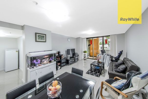 Two Bedroom Apartment In Unbeatable Location Near Parramatta CBD & Light Rail - Photo 1