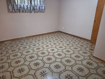 For Lease - 10 Maniza Road, Toronto, Ontario - Photo 5