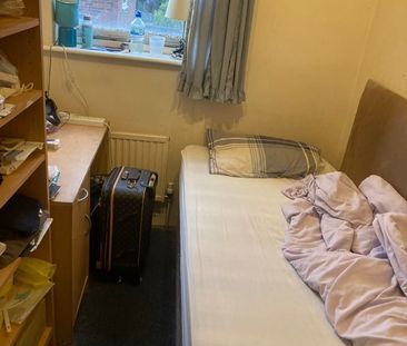 Room in a Shared Flat, Redriff Road, SE16 - Photo 2