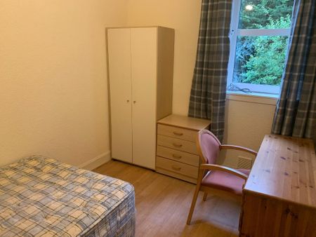 6 bedroom flat to rent - Photo 4