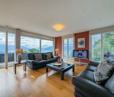 MEUBLÉ - SPECTACULAIRE 5.5 PIÈCES DE STANDING AVEC VUE SUR LE LAC - Photo 3