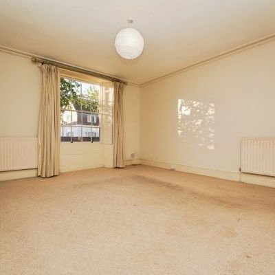 Loves Grove, Worcester, WR1 - Photo 1