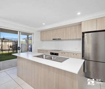 STUNNING FAMILY HOME IN REDLAND BAY! - Photo 2