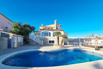 LONG TERM RENTAL Spacious villa for rent with sea views