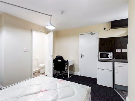 Borough Road, Middlesbrough - Photo 2