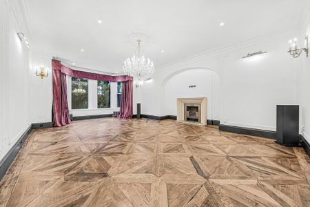 4 bedroom flat to rent - Photo 2