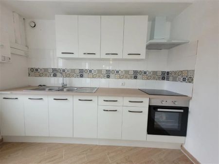 Location appartement 4 pièces - 92m² à Vieux-condé (59690) - Photo 3