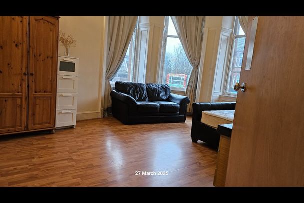 4 Bed Flat, Herschell Street, G13 - Photo 1