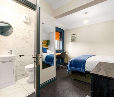 OX Living is proud to present this high-quality 8-bedroom co-living... - Photo 1