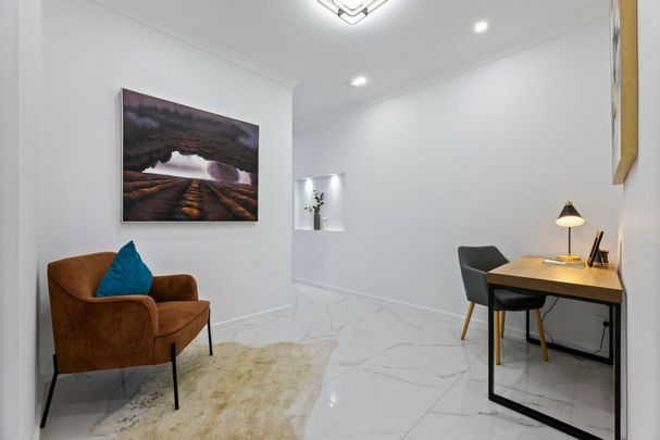 Sophisticated Newly Built Home - Photo 1