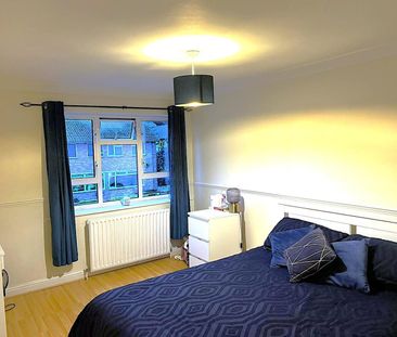 2 bedroom Maisonette to let - Photo 5