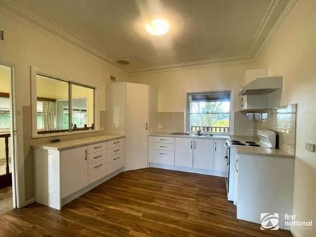 This country home is a rare find - Photo 5