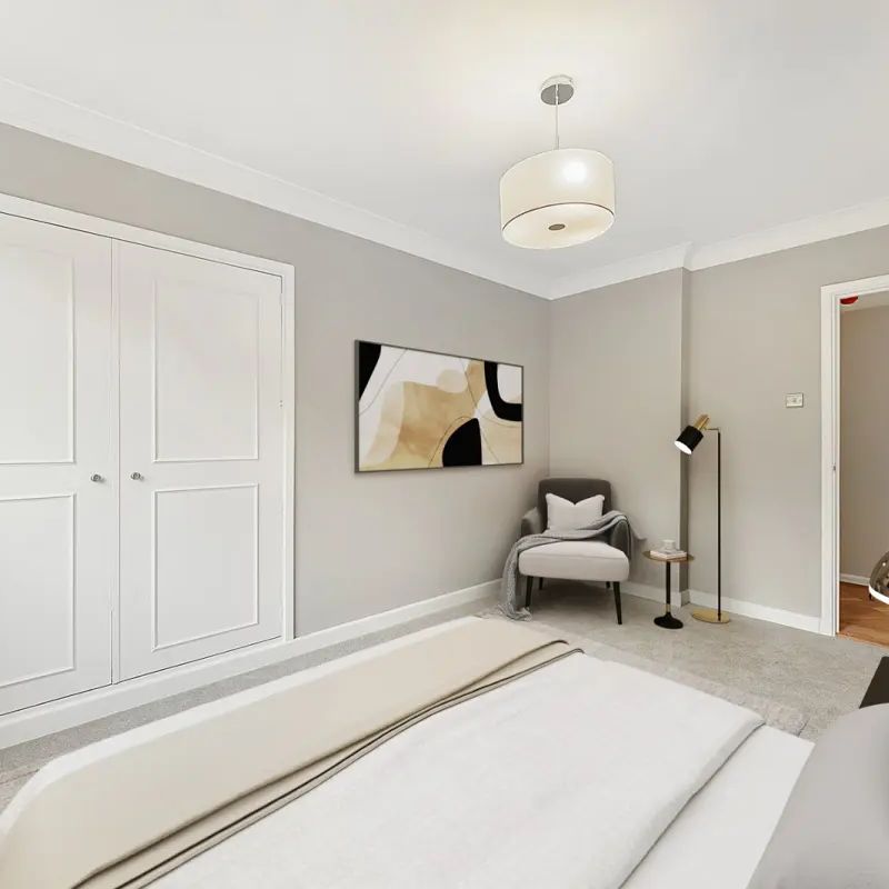 4 bedroom flat in 6 Melbury Road - Photo 1