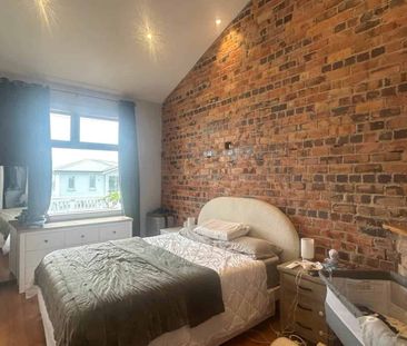 Beautiful Home in Northcote Point - Photo 3