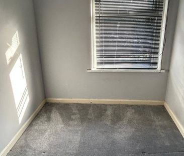 2 bedroom semi-detached house to rent - Photo 4