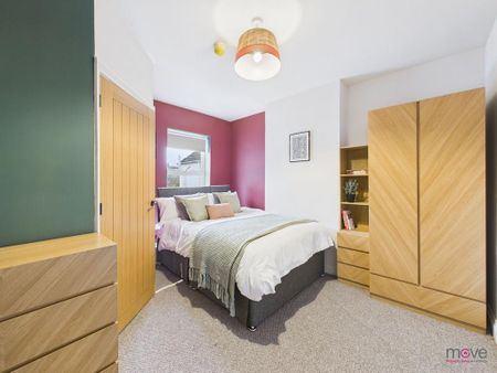 1 bedroom in a house share to rent - Photo 2