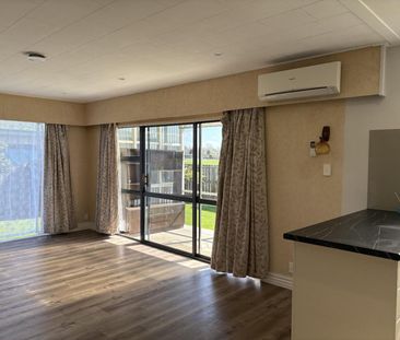 Easy care living - Photo 3