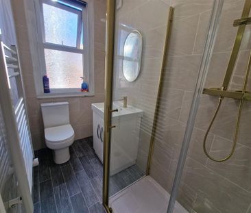 a Dewsbury Road, Leeds - Photo 6