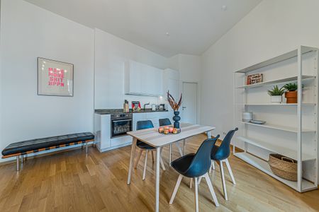 City-Residence: Bahnhofsviertel: Moderne und gemütliche 2-Zimmer-Wohnung mit Balkon und Skylineblick - Photo 2