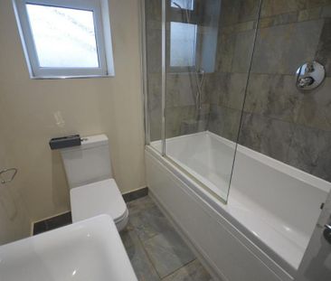 4 bedroom detached house to rent - Photo 3