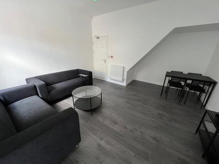 7 bedroom semi-detached house to rent - Photo 2