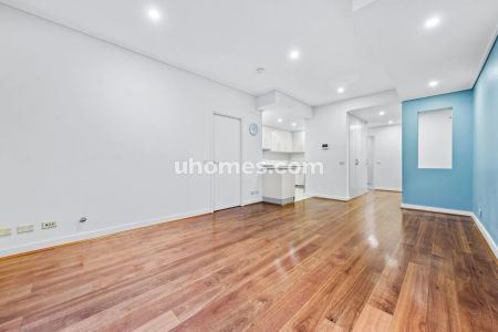 407/1 The Piazza,Wentworth Point,New South Wales 2127, Sydney - Photo 4