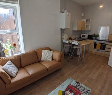3 bedroom flat to rent - Photo 1