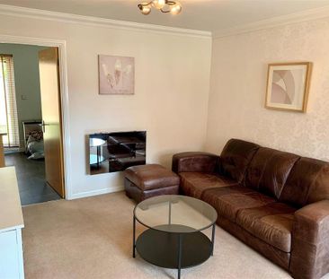 3 bedroom end of terrace house to rent - Photo 1