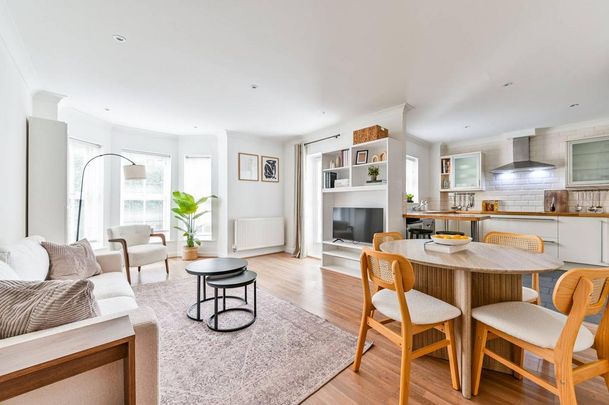 2 bedroom flat to rent - Photo 1