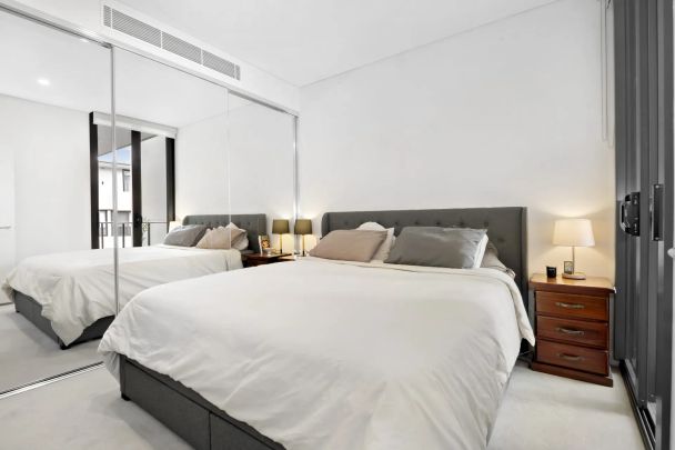 Immaculate & Modern Apartment in Sought After Block - Photo 1