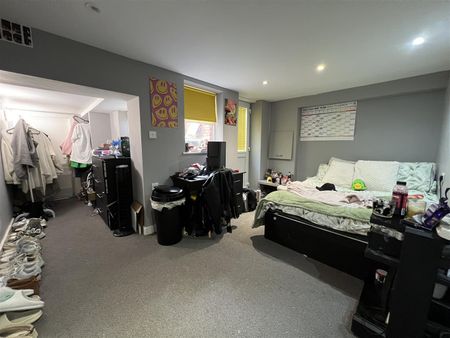 6 bedroom terraced house to rent - Photo 3