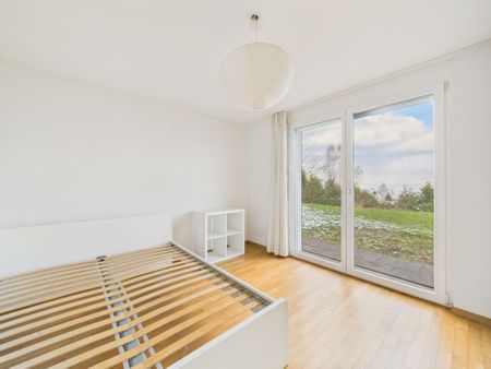 Modern 2.5-room apartment in a quiet panoramic location of Richterswil - Photo 4