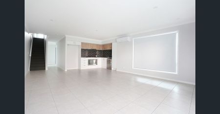 PALMVIEW - LOCATION - Photo 4