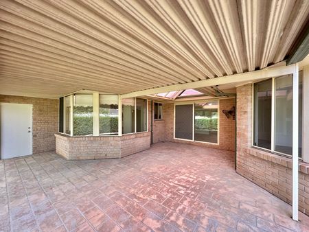 Home For Rent - Photo 4