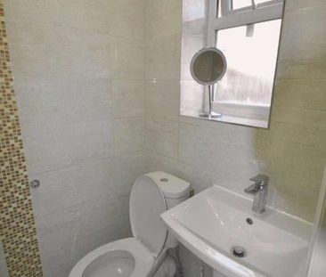 Thame Avenue, Greenford, UB6 - Photo 5