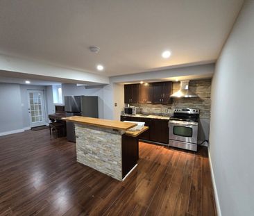 For Lease - 35 Woodcrest Court, Kitchener, Ontario - Photo 2