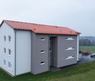 Erstbezug! Schöne geförderte 3-Zimmer Wohnung in Neukirchen am Walde - Photo 1