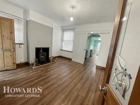 2 bedroom end of terrace house to rent - Photo 3