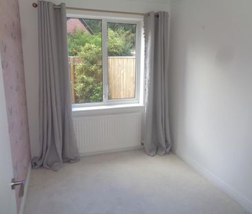 2 bedroom ground floor flat to rent - Photo 1