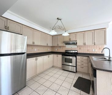 Detached Home For Lease | W9053645 - Photo 1