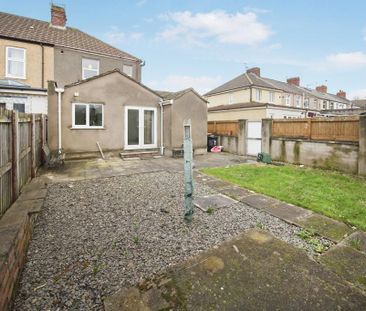 3 bedroom end of terrace house to rent - Photo 5