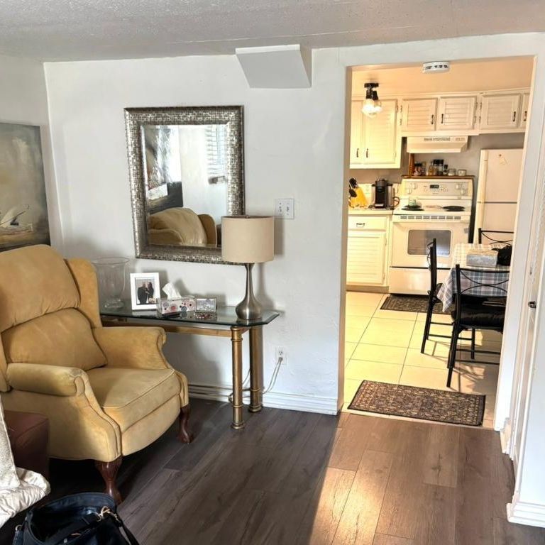 Laval Est 3 1/2 meublé/ chauffé - Photo 1